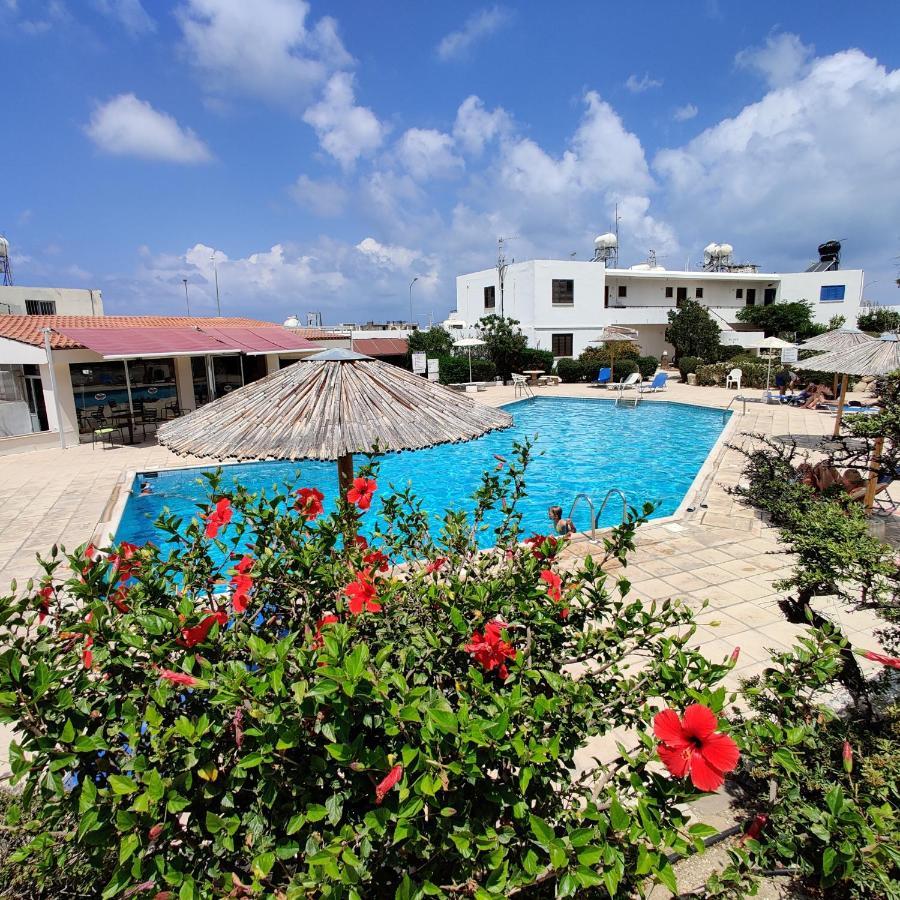 Lovely 1-Bedroom Unit @ Fabulous Location Paphos Extérieur photo