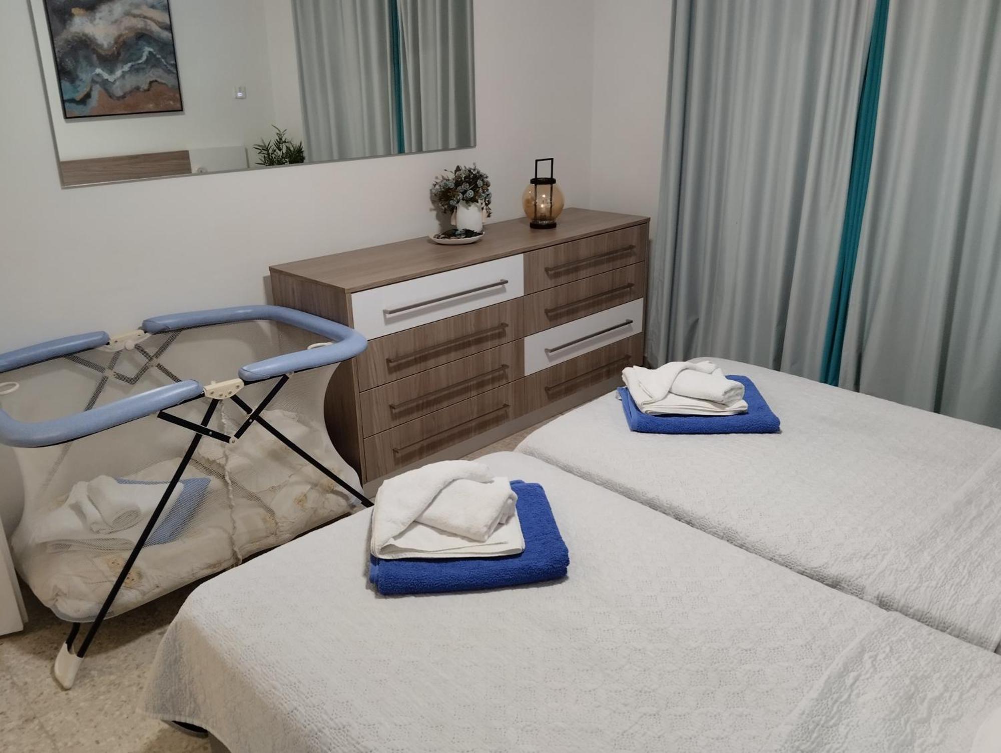 Lovely 1-Bedroom Unit @ Fabulous Location Paphos Extérieur photo